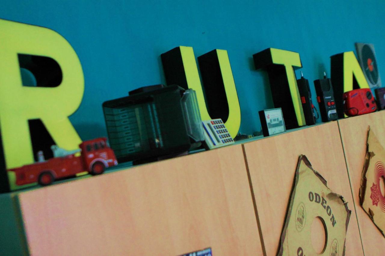 Ruta 80 Hostel Брно Экстерьер фото